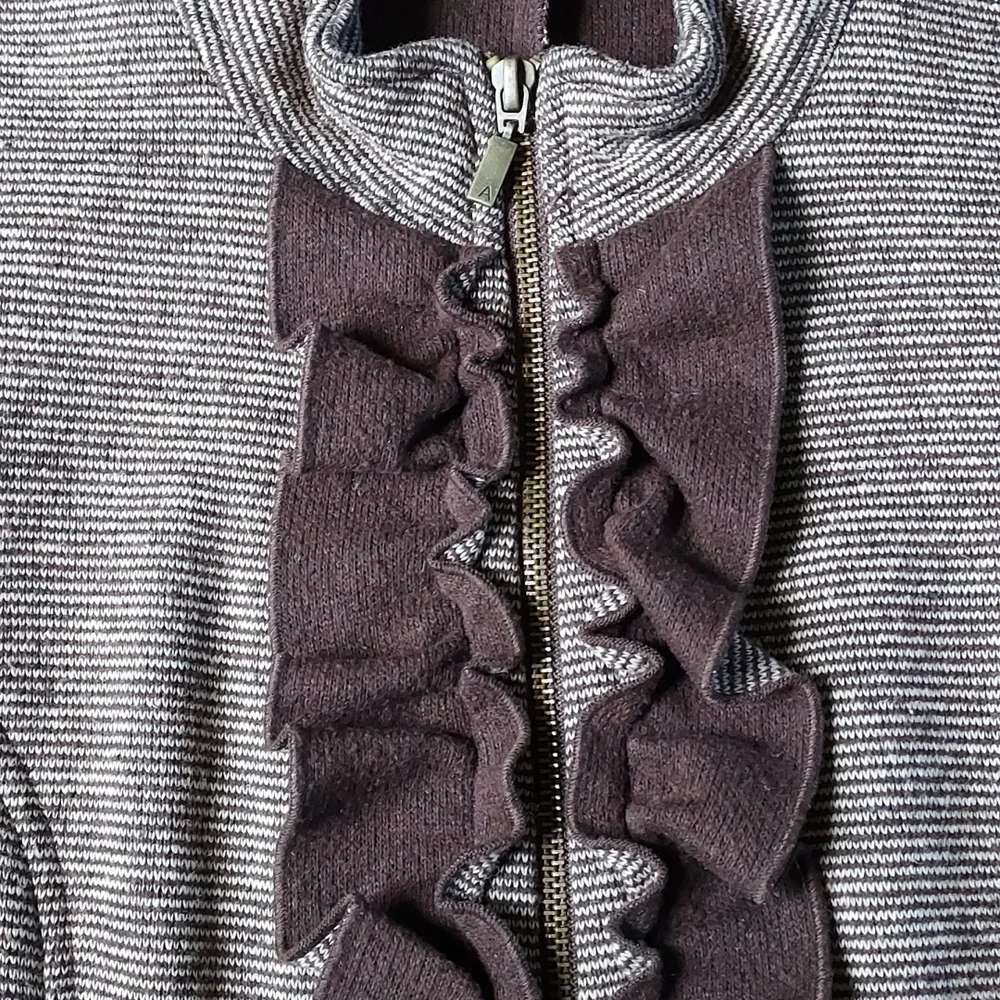Jacket with Ruffle Detail - Picture 3 of 9